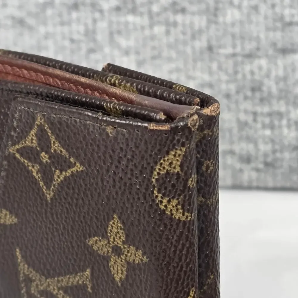 LOUIS VUITTON VINTAGE MONOGRAM CANVAS SNAP WALLET – BROWN – EDGE/INTERIOR WEAR